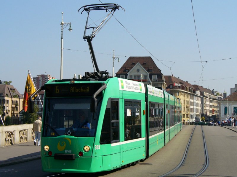 COMBINO Be 6/8 305 Unterwegs auf der Linie 6 in Basel am 13.09.2006