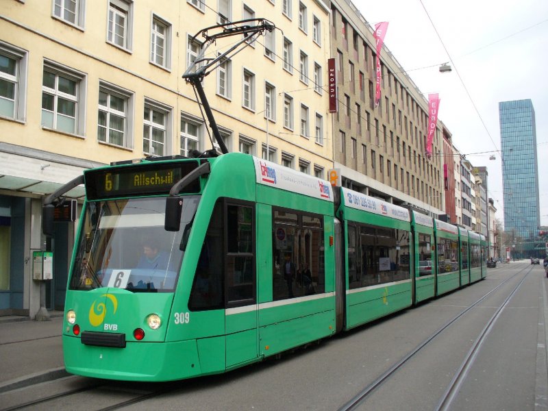 Combino Be 6/8  309 im den Strassen von Basel am 17.03.2007