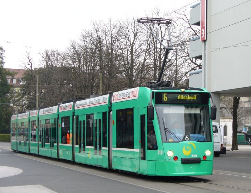 Combino Be 6/8 313 beim Messegelnde der Stadt Basel am 17.03.2007