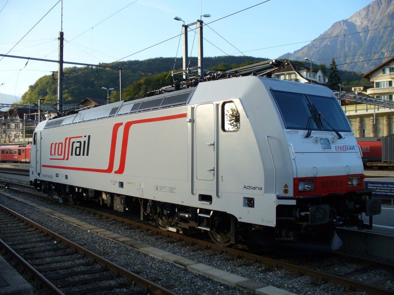 CrossRail E-Lok 185 579-0 Abgestellt im Bahnhofsareal von Spiez am 20.09.2007 Morgens um 07.45 Uhr