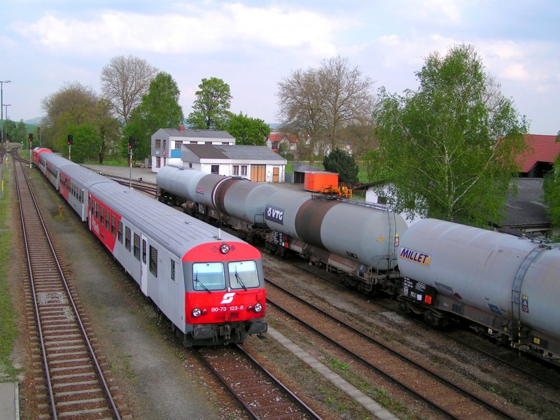 CS 8073123-6 erreicht als REX5970 den Bhf. Ried i.I.; 090422