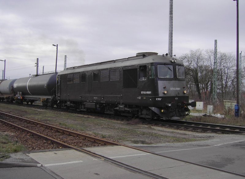 CTL ST 43 R 001 am 12.03.2008 bei der Ausfahrt aus dem Bahnhof Guben