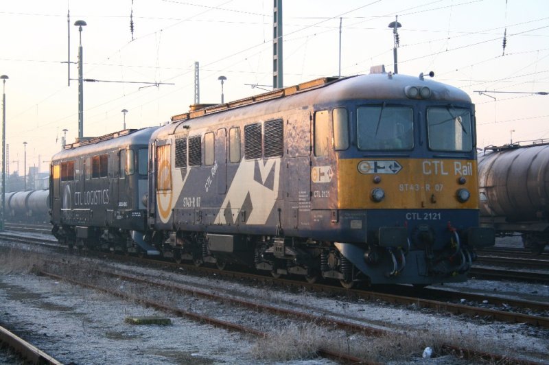 CTL ST43-R007 und 003 warten am 31.12.08 in Guben auf die Weiterfahrt nach Polen.