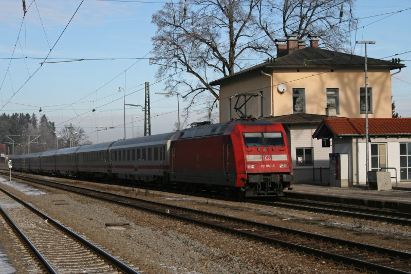 D 1280 war auch schon mal interessanter! Seit Fahrplanwechsel ist es planmig ein normaler IC-Wendezug mit 101. Am 17.01.2009 schob 101 090 diesen Zug, hier in Aling.