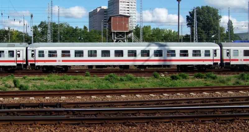 D-DB 51 80 22 - 94 248 - 7  Bimz 264.4  steht am Tag der offenen Tr im BW Rummelsburg an einem IC. 13.09.2008 