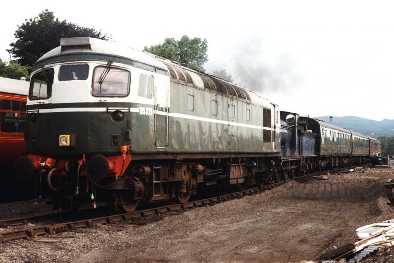 D5325 (26025) der Strathsprey Steam Railway auf Bahnhof Boat of Garten am 2-8-1999. Bild und scan: Date Jan de Vries.