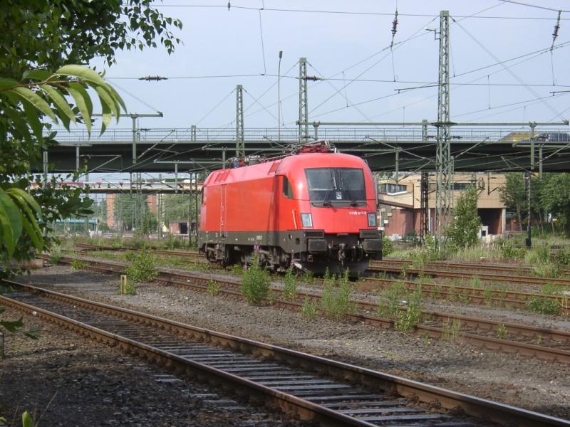 Da die BB mehr Tauri geliefert bekam als sie im Mai einsetzten konnte, wurde 1116 131 an die Mittelweserbahn verkauft und trgt hier die Nummer 1116 911-7. Sie hat sich hier bis nach Wilhelmsburg verirrt.