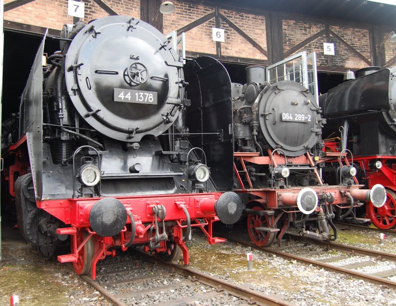 Da werden Unterschiede in den Ausmaen deutlich, wenn man die 64er neben einer 44er stehen sieht. Heilbronn 20.10.07