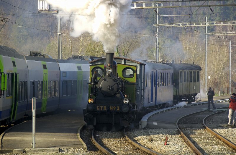 Dampf Bahn Bern mit Sonderfahrt von Laupen nach Flamatt und zurck wegen stilllegeung des Lokdepots Laupen.
29.11.2008
