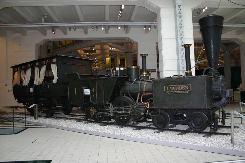 Dampflok 131  Gmunden  Baujahr 1851 am 2.4.2006 im Technischen Museum in Wien.