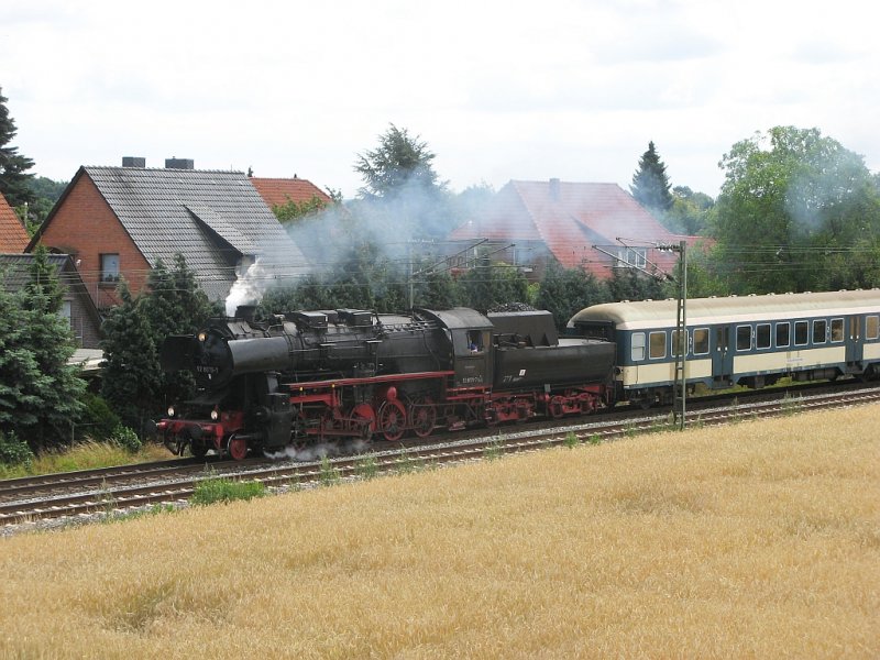 Dampflok 52 8079 auf dem Weg nach Niebll (hier bei Nienburg/Weser).
