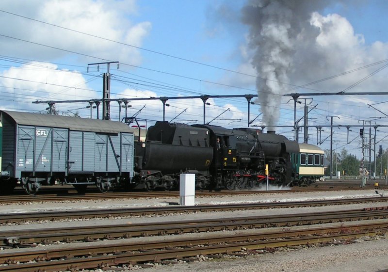 Dampflok 5519 kurz vor der Abfahrt im Bahnhof von Ptange. 19.09.04