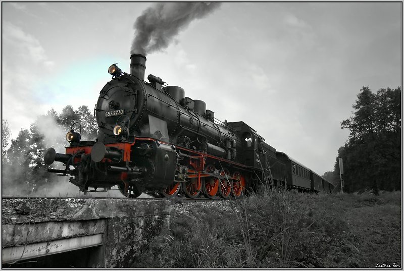 Dampflok 657.2770 fhrt mit einem Sonderzug von Timelkam nach Ampflwang. 4.10.2008