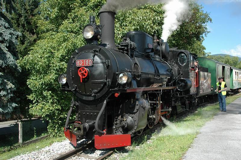 Dampflok 83-180 der Feistritztalbahn vor der Abfahrt Richtung Birkfeld am 10.8.2008 kurz vor 10.Uhr in Weiz (Stmk.). Informationen zum Bahnbetrieb auf der Feistritztalbahn sind unter www.feistritztalbahn.at zu erhalten