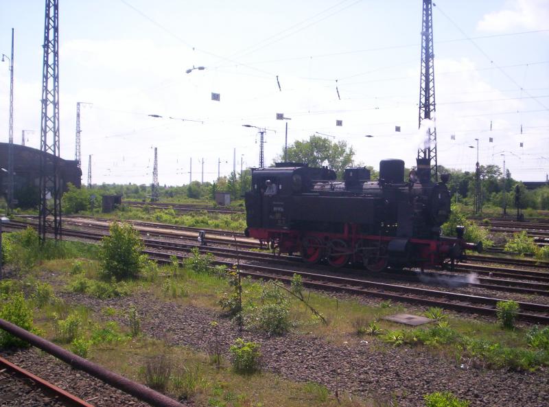 Dampflok 89 609 machte am 15.05.2005 Lokfhrerstandsmitfahrt in Richtung Hanau Hbf.