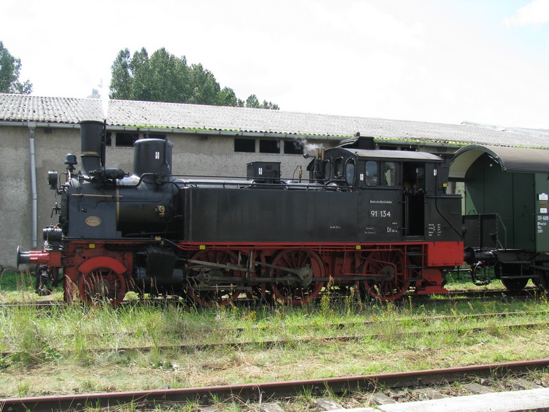 Dampflok 91 134 -DR- im Bahnhof Rehna (NWM) 26.07.2009