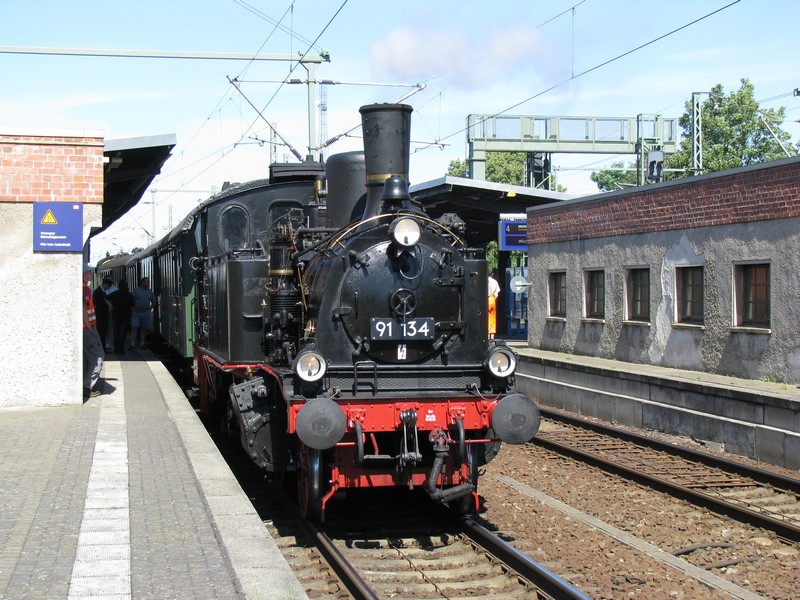 Dampflok BR 91 134 -DR- mit Sonderzug der MEF in Ludwigslust Bf 01.08.2009