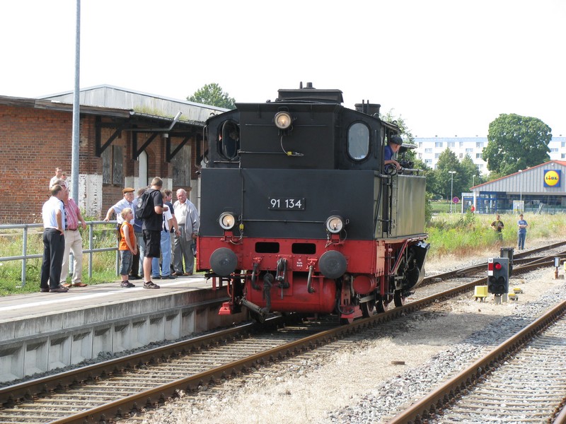 Dampflok BR 91 134 -DR- im Bahnhofsbereich Parchim 02.08.2009