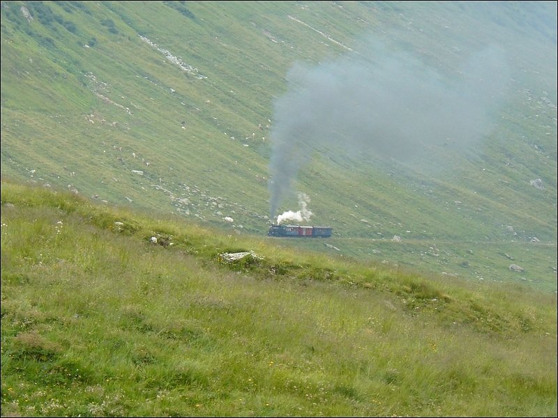 Dampflok HG 3/4 N 4 beim Anstieg aus Richtung Realp kurz vor der Haltestelle Furka am 01.08.08. Video kurz vor der Ankunft ist freigeschaltet.(Hans)