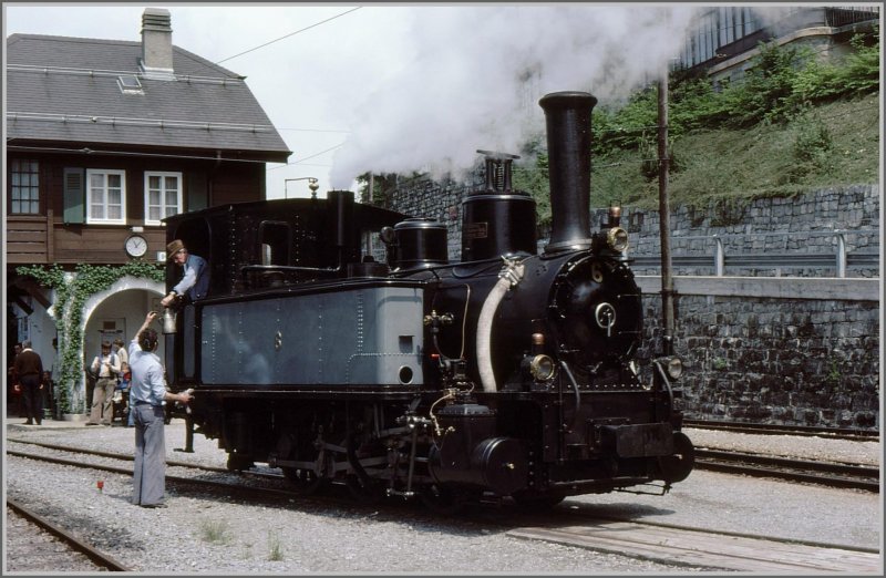 Dampflok der Museumsbahn Blonay - Chamby in Chanby. (Archiv 05/77)