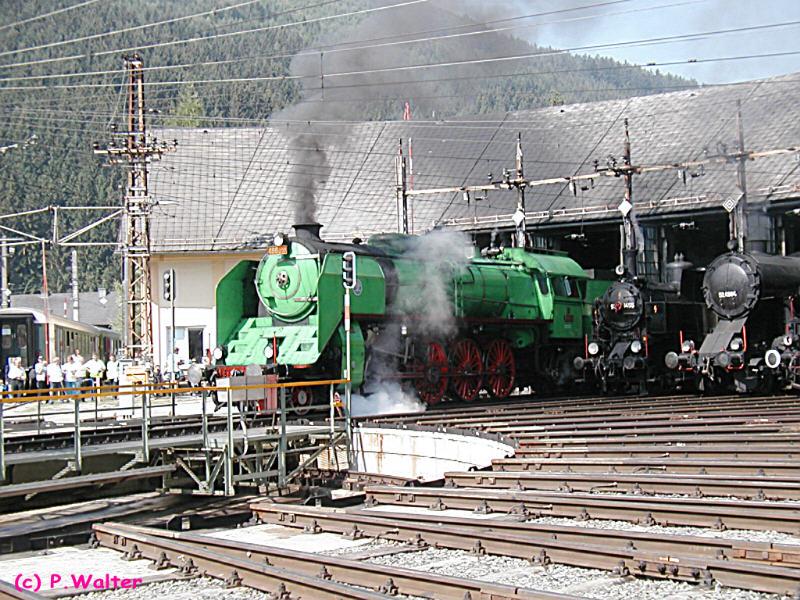 Dampflokfest Selzthal 2003,486.007  Grner Anton  fhrt auf die Drehscheibe(08.06.03)