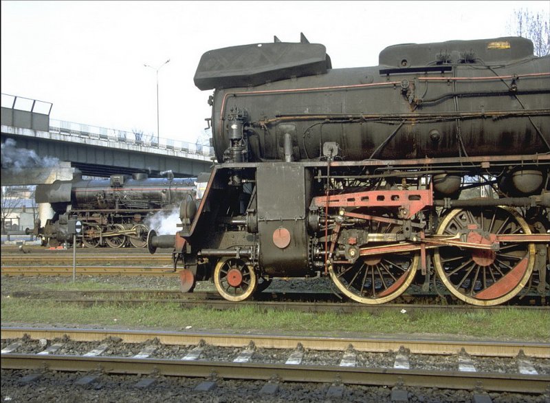 Dampflokimpressionen aus Wolsztyn(Wollstein) im Mrz 1991.Im Vordergrund eine Ol 49(Archiv P.Walter)