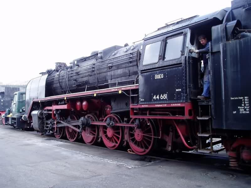Dampflokomotive 44.661 der GEG in Ampflwang (Obersterreich) am 12.4.2004