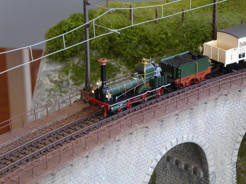 Dampflokomotive Rhein von Mrklin auf der Modul-Anlage des 
Eisenbahnclub Schaan-Vaduz Liechtenstein im September 2004