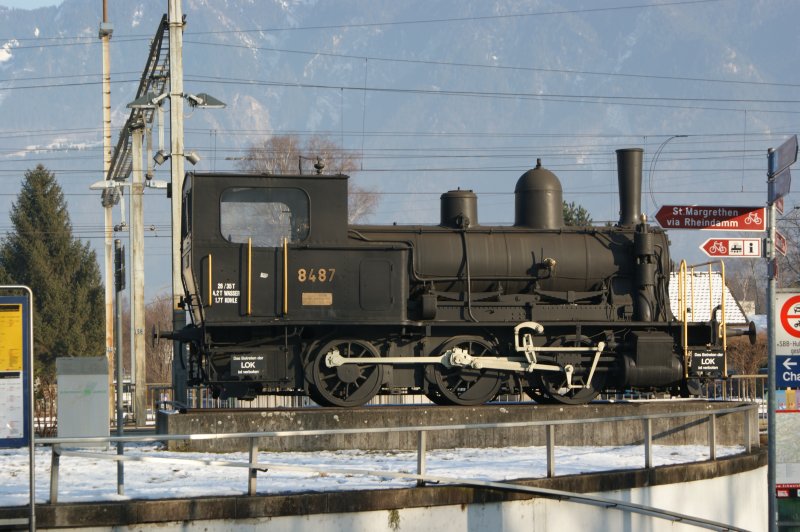 Dampflokomotive SBB  E 3/3 8487 im Bahnhof von Buchs/SG. Aufgenommen am 25.01.2009