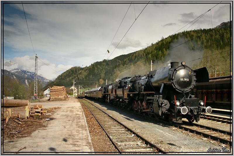 Dampfloks 50.1171 + 52.7612 mit IGE Sonderzug ins Gesuse.
Admont 19.04.2008