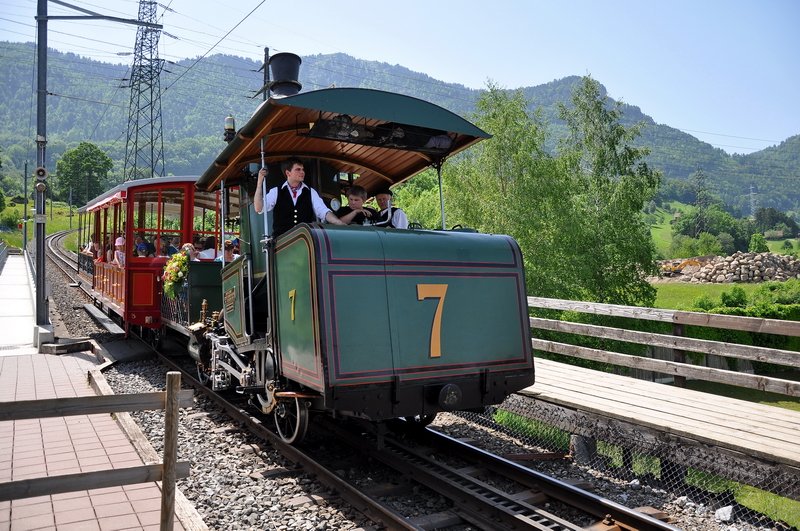 Dampfloktreffen Goldau 24.Mai 2009. Nach vier Minuten kommt Lok Nr.7 zur Station Goldau A4 zurck, da es an den beiden Festtagen nur Pendelfahrten gibt.