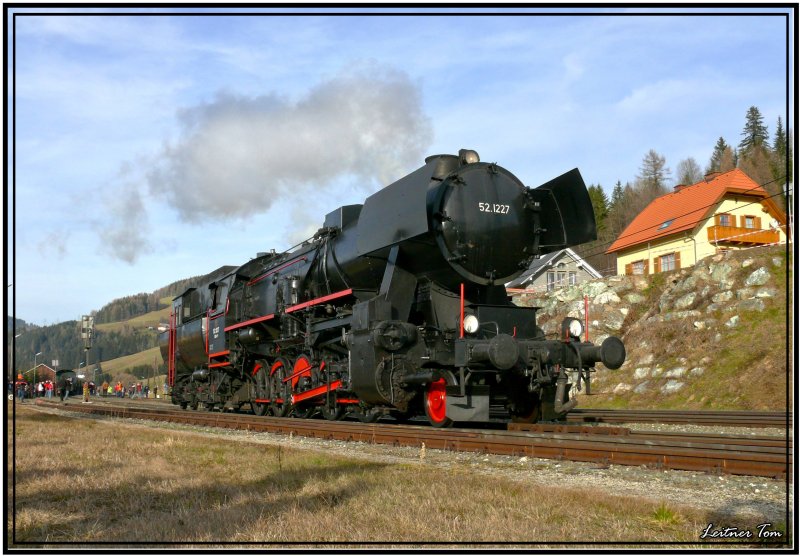 Dampfsonderzug mit 52.1227 der Fa. Brenner&Brenner von Graz nach Obdach. Fotografiert in Obdach 1.12.2007