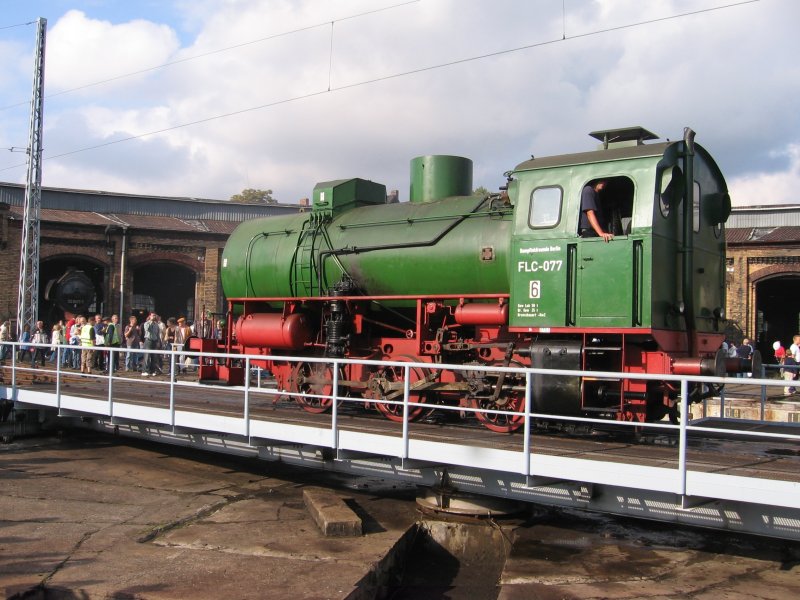 Dampfspeicherlok auf der Drehscheibe in Schneweide, 1.10.2006