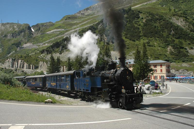 Dampfzugabfahtr in Gletsch. 03.07.2005