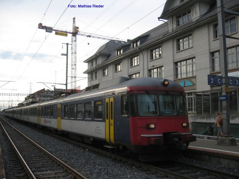 Dank dem  Zri- Fscht  hatte es auf der S 14 ( Zrich- Hinwil) Ein Mirage- Prli, RABDe 510 005 und 000 am 08.07.07 in Uster.