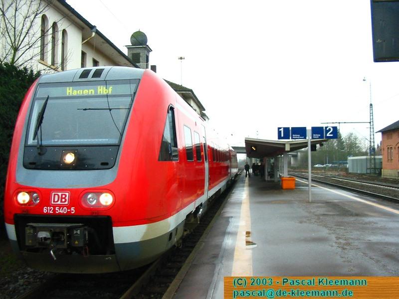 Danke vielmals - Der 612 hat mich sicher und komfortabel ans Ziel gebracht. Zum Dank gibt's ein Portrait-Foto in meinem Heimat-Bahnhof Hofgeismar.