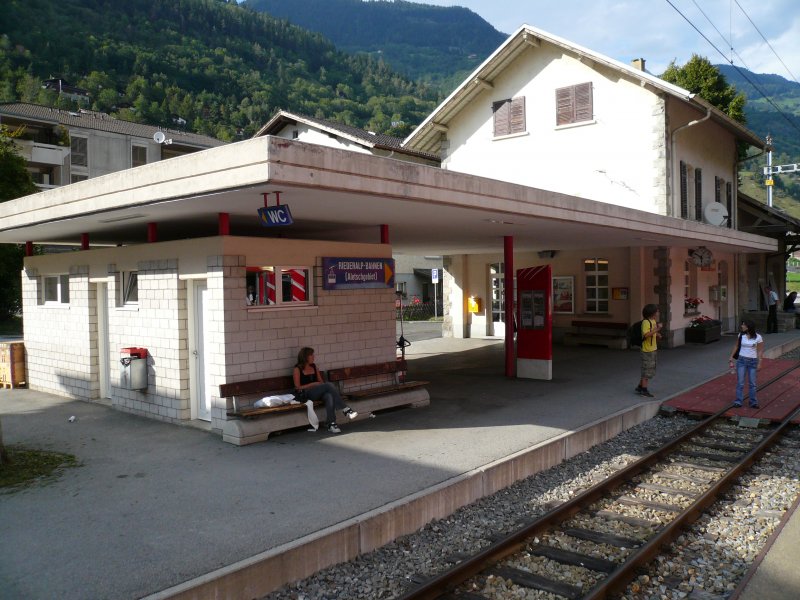 Das Bahnhofsgebude Mrel am 13.8.2007