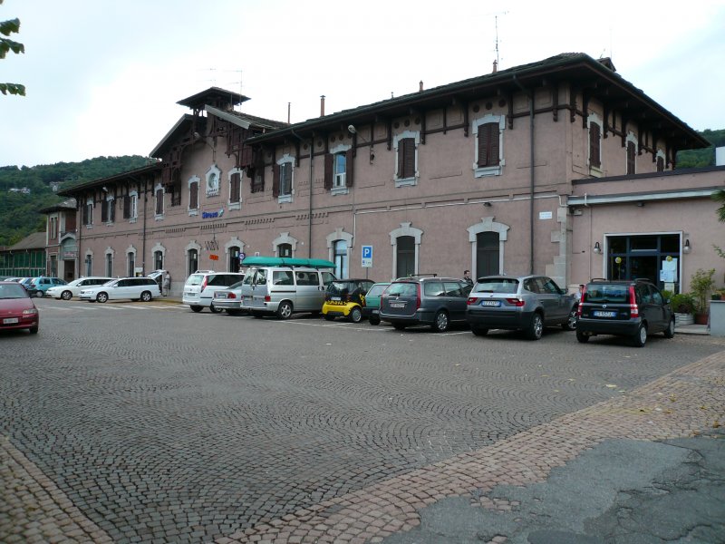 Das Bahnhofsgebude Stresa am 9.8.2007