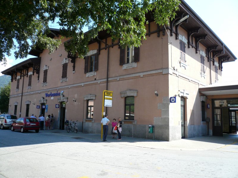 Das Bahnhofsgebude Verbania-Pallanza am 12.8.2007
