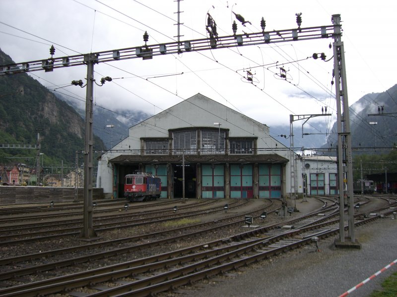 Das berhmt Depot Erstfeld! Eine Re 420 307 steht auch noch davor! (16.08.2007)