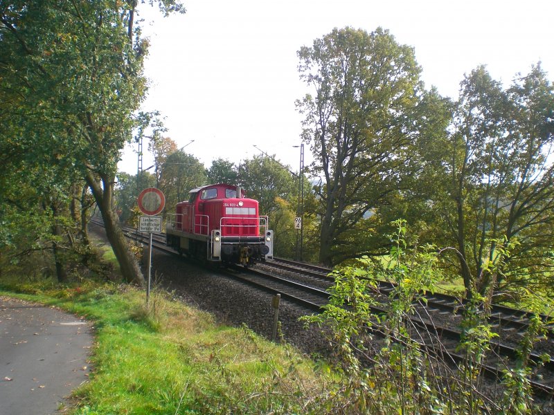 Das Bild hab ich gemacht,in mittelhessen zwischen Anzefahr und Brgeln liegt ca. 10km vor Marburg und mann sieht schn eine BR 294 802-4