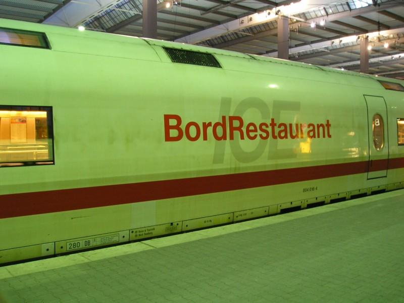 Das Bord-Restaurant eines ICE-1. 
Mnchen, 26.02.2005.