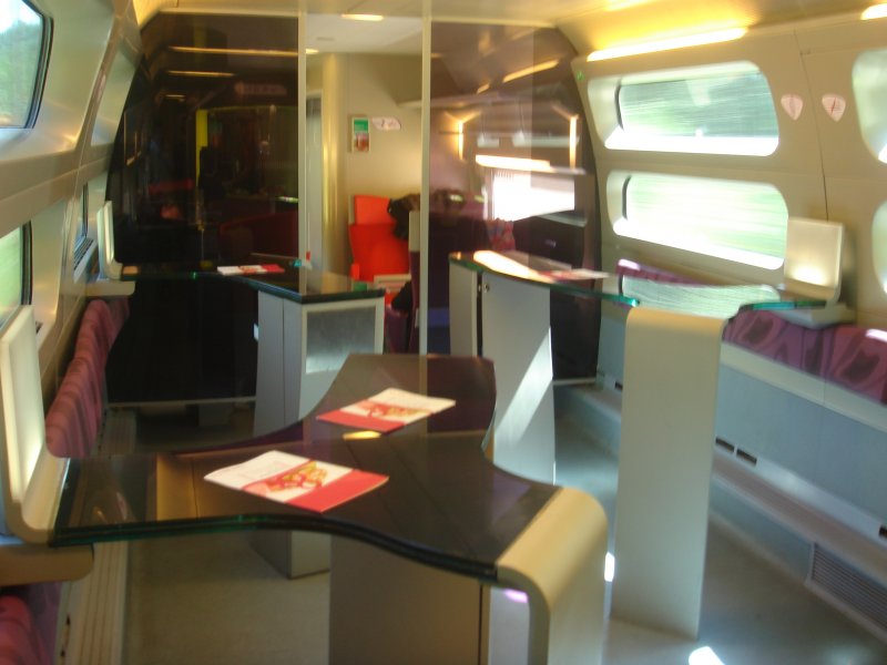 Das BordBistro des TGV-POS auf der Strecke Stuttgart-Karlsruhe-Strabourg-Paris Est. Aufgenommen am 01.08.07
