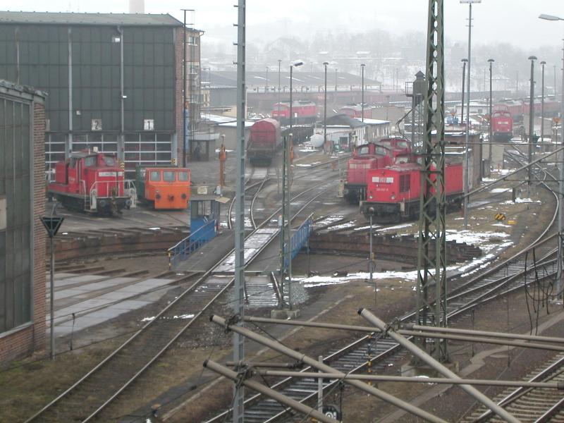 Das BW Saalfeld/Saale im Jahre 2006. Fotografiert von der Straenbrcke ber die Gleisanlagen des Bahnhof Saalfeld und des BWs.