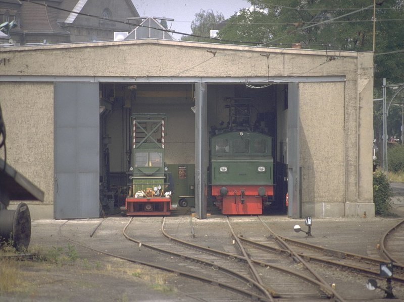 Das Depot der ehem.Siemens Gterbahn an der Nonnendammallee in Berlin-Siemensstadt.1908 wurde die Gterbahn erffnet.1975 wurde der innerbetriebliche Gterverkehr eingestellt.
(Archiv P.Walter)