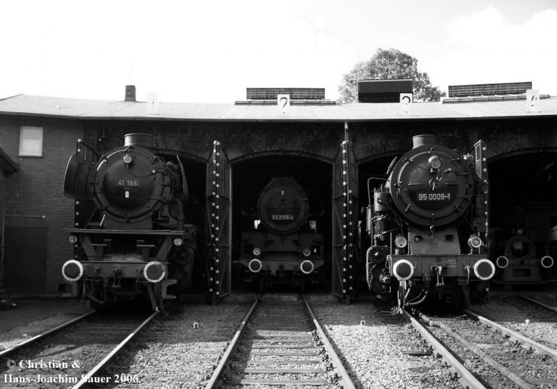 Das Dreigestirn 41 186, 03 2155-4 und 95 0009-1 im Oktober 2006 in Dieringhausen.