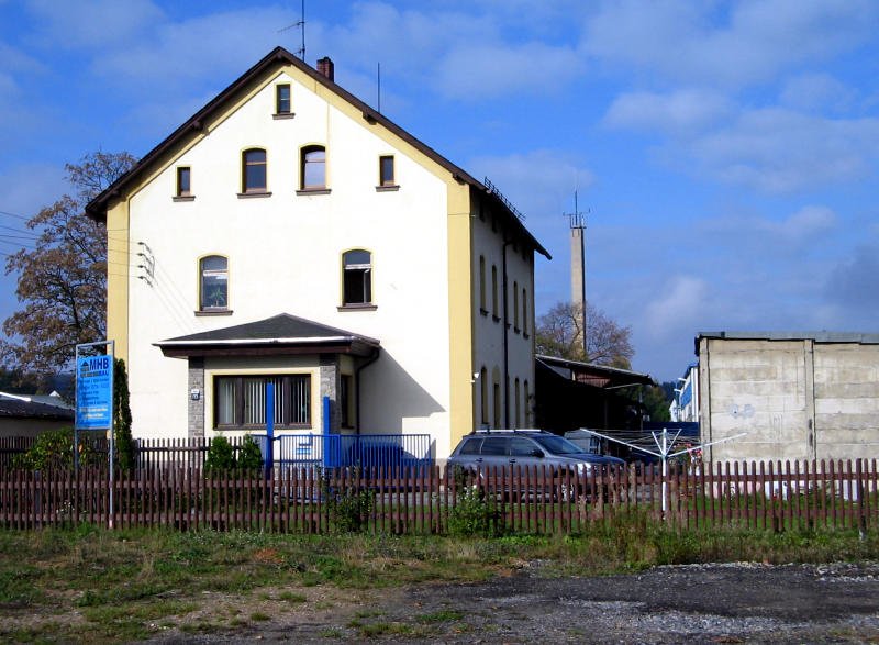 Das ehemalige Bahnhofsgebude des Bahnhofs Grnhain, 03.10.07