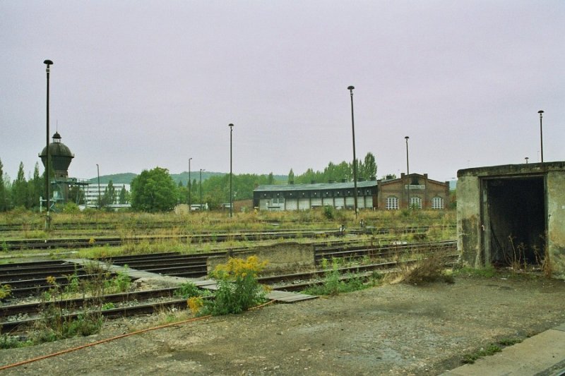 Das ehem.Bw Gera Blick vom Schuppen1 zum Schuppen 2 2004