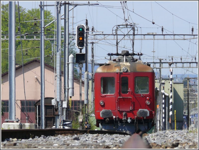 Das Einfahrsignal ist offen und die Querfahrt durch den ganzen Bahnhof Rorschach, meistens auf Gleis 1, kann beginnen. (28.04.2008)