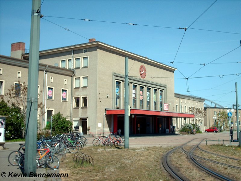 Das Empfangsgebude des Hauptbahnhofes von Dessau.